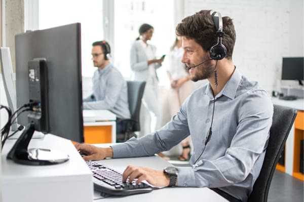 karriere stellenausschreibung it-helpdesk