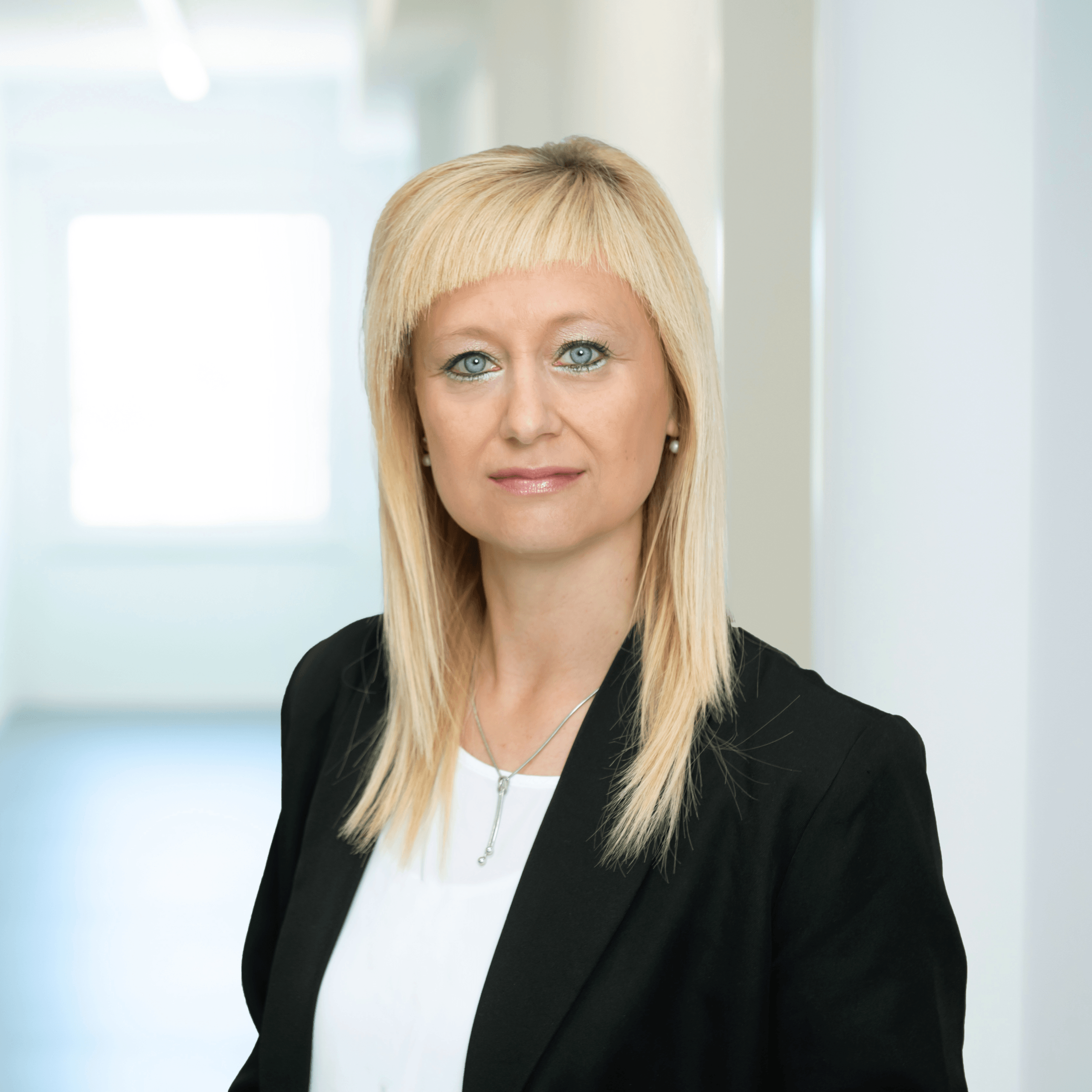 qodef-team-image